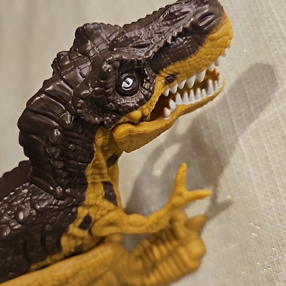 T-Rex Dinosaur Toy Figure - Picture 5 of 8